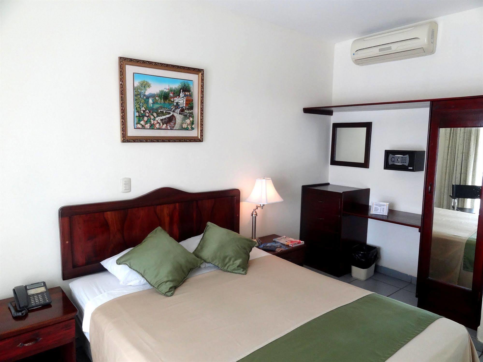 Hotel Costa Azul County Beach Пуэрто-Кортес Экстерьер фото